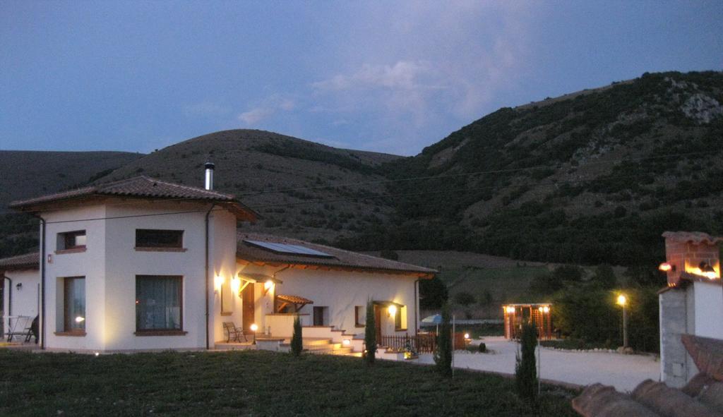 לינה וארוחת בוקר Trasacco La Collina Di Peppino מראה חיצוני תמונה